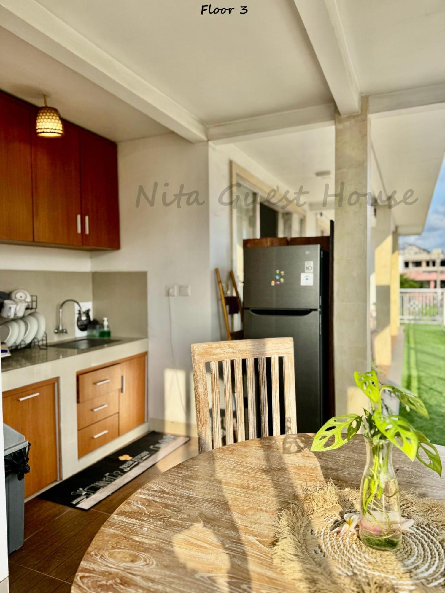 Nita Guest House Bali Canggu Extérieur photo