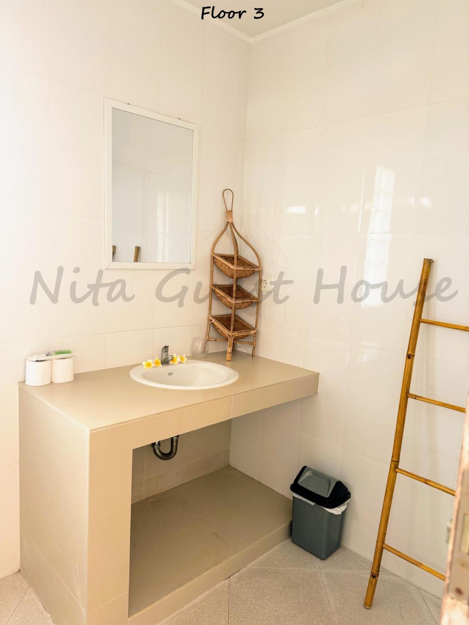 Nita Guest House Bali Canggu Extérieur photo